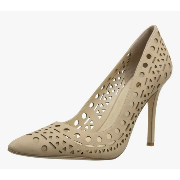 BCBGeneration Women's BG Topaz Perforated Pump Size 6.5M - Picture 1 of 8